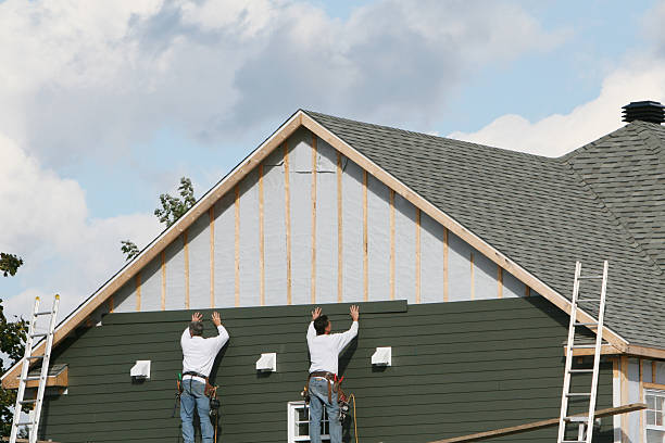 Professional Siding Replacement technician working in Hartford, IL